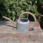 Accessoire de jardinage en chanvre et métal, design ancien