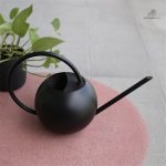 Arrosoir moderne avec bec fin pour un contrôle optimal