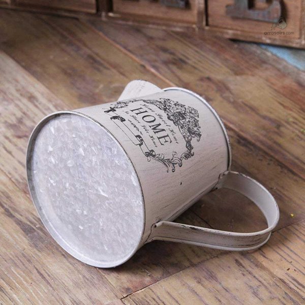 Accessoire de jardinage vintage pour embellir votre table