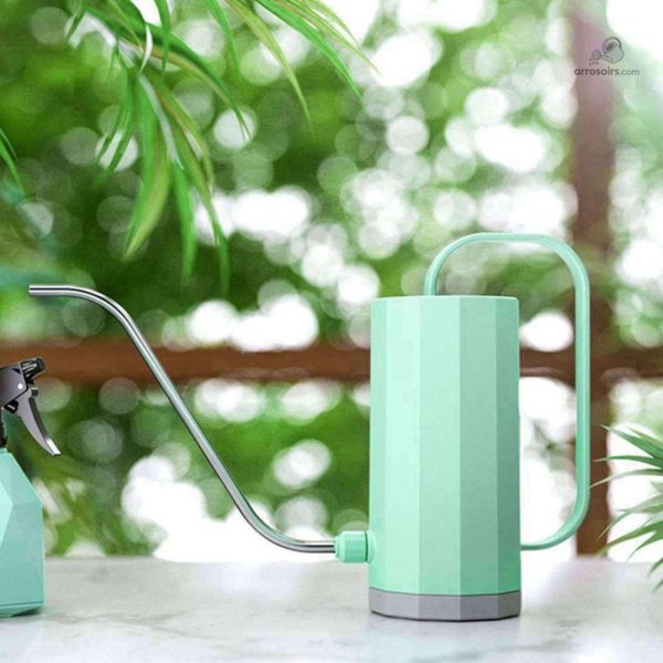 Arrosoir rose bonbon, accessoire de jardin moderne