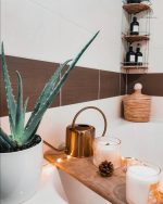 Arrosoir doré, accessoire chic pour vos plantes d'intérieur