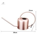 Élégant arrosoir rose gold, idéal pour embellir le jardin