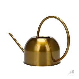 Accessoire jardinage : arrosoir doré pour embellir votre espace