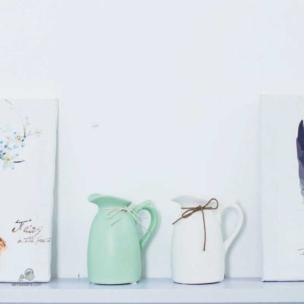 Arrosoir en céramique aux couleurs vives et design élégant