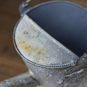 Arrosoir en métal zinc, design classique pour le jardinage