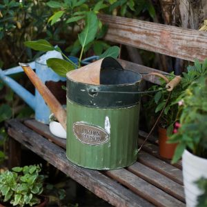 Arrosoir vintage en zinc pour le jardinage