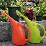 Arrosoir ergonomique pour un arrosage facile et confortable