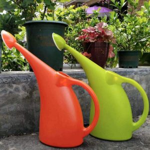 Arrosoir ergonomique pour un arrosage facile et confortable