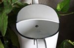 Arrosoir en métal blanc, idéal pour les fleurs d'intérieur
