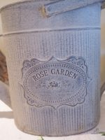 Arrosoir fleuri en métal, idéal pour les fleurs
