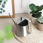 Arrosoir élégant pour un arrosage intérieur pratique