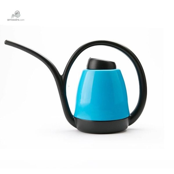 Arrosoir design avec long bec pour un usage facile