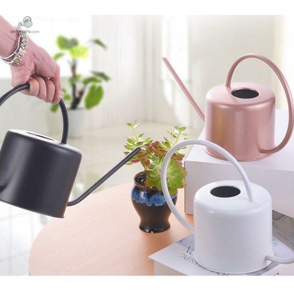Accessoire de jardinage : arrosoir blanc en métal léger