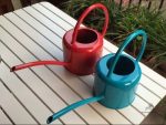 Arrosoir pratique en métal, ajoutez de la couleur au jardin