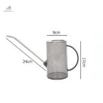 Arrosoir de 1L, outil indispensable pour les jardiniers