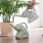 Arrosoir en forme d'éléphant, pratique et ludique