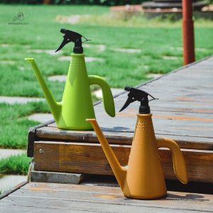Vaporisateur pratique pour l'entretien des plantes d'intérieur