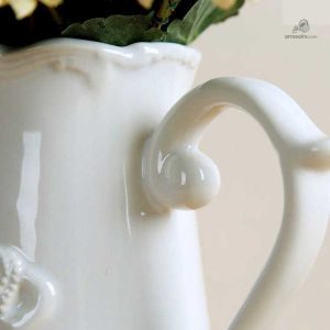 Accessoire de jardin en porcelaine, touche d'élégance