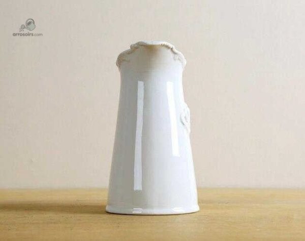 Arrosoir en porcelaine, accessoire de jardin chic
