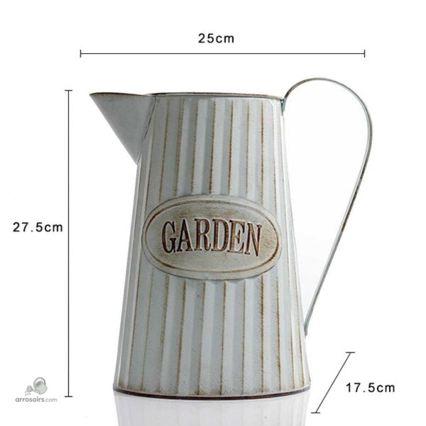 Accessoire de jardin en métal, style ancien charmant