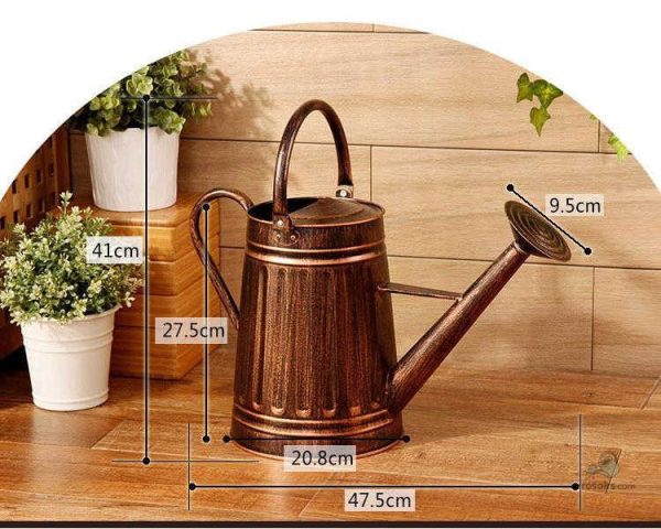 Outil de jardin vintage en finition cuivrée