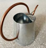 Accessoire de jardin en zinc, arrosoir pratique et élégant