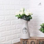 Broc ancien, pièce décorative en métal