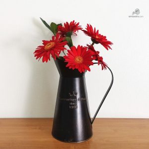 Broc d'eau en métal décoratif pour jardin ou intérieur