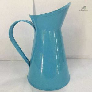 Broc coloré en métal, accessoire de jardin unique
