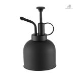 Vaporisateur noir pour humidifier les plantes