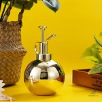 Brumisateur doré pour plantes, élégant et fonctionnel