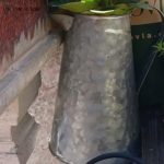 Carafe en zinc, un élément décoratif pour votre espace jardin