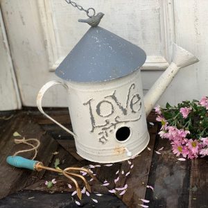 Arrosoir décoratif au design élégant pour un jardin stylé et original