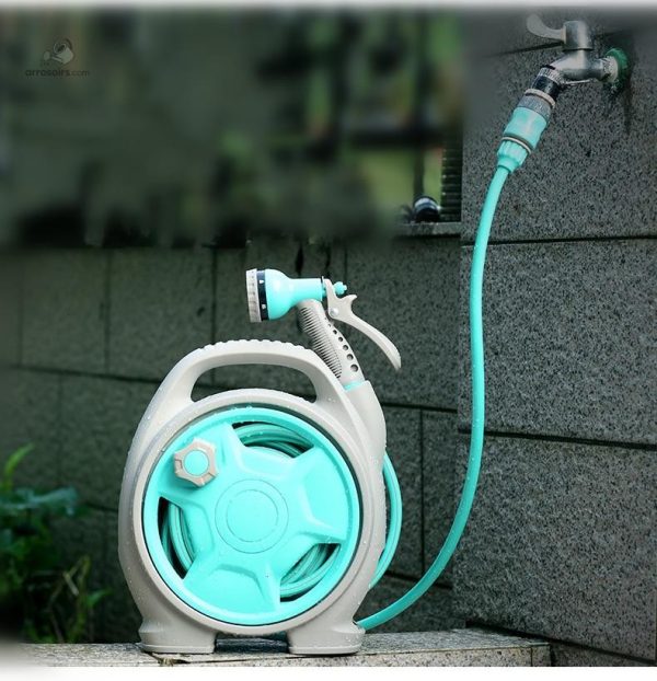 Accessoire de jardinage : dévidoir pour tuyau d'arrosage