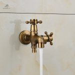 Robinet d'arrosage avec deux sorties pour un usage pratique