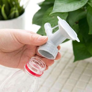 Outil d'arrosage facile à installer sur bouteilles