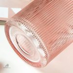 Vase en verre rose, touche de couleur pour votre salon