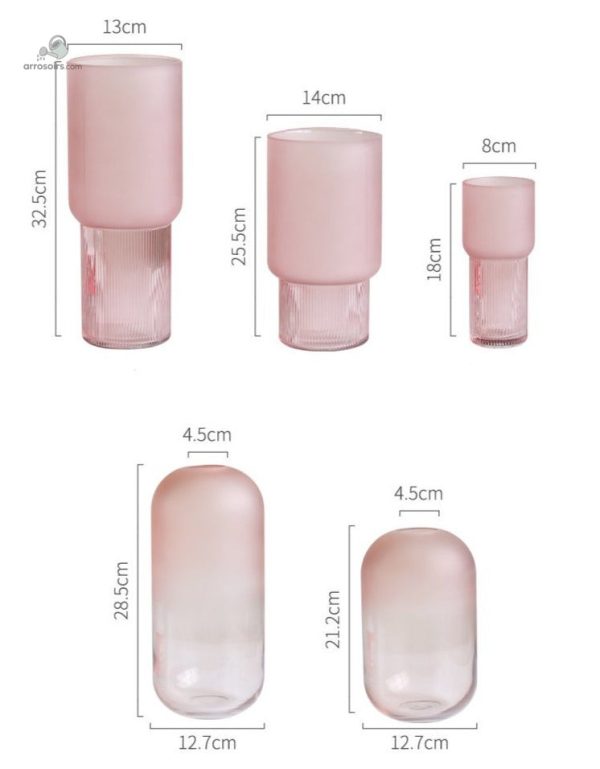 Vase en verre rose, parfait pour votre table de fête