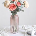 Vase en verre rose, pièce maîtresse décorative