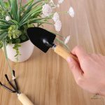 Outils de jardinage pratiques pour petits espaces et balcon