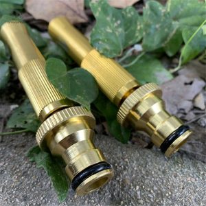 Lance d'arrosage réglable pour un arrosage efficace du jardin