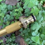 Accessoire de jardinage pour arroser les plantes facilement