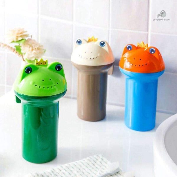 petit-arrosoir-pour-enfant-grenouille-couronne-ludique-1 Arrosoir Grenouille pour enfant en forme ludique et colorée