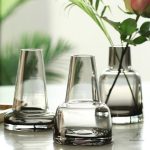 Vase en verre transparent, design élégant et minimaliste