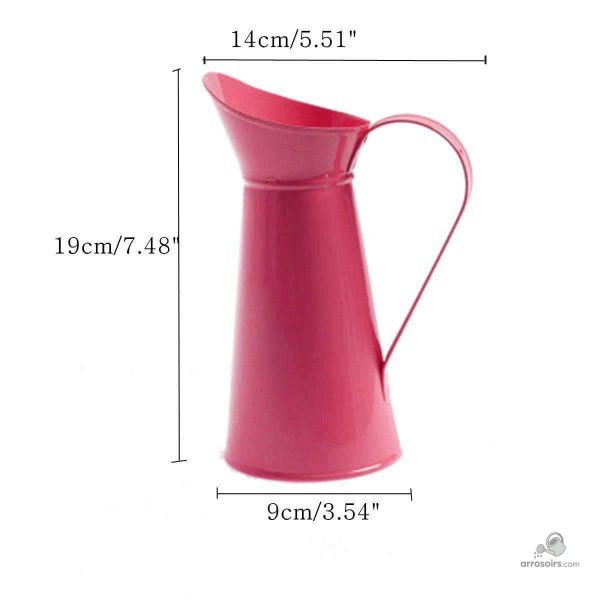 Arrosoir design, ajout esthétique pour le jardin