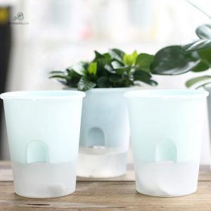Système d'arrosage automatique pour pots de fleurs