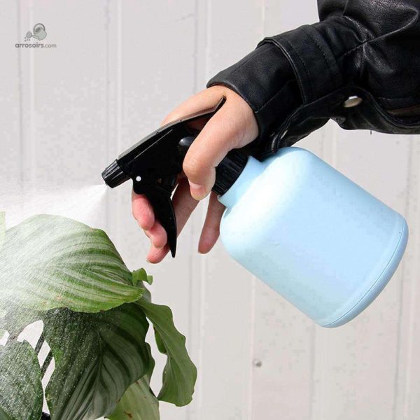 Vaporisateur design pastel pour arroser les plantes