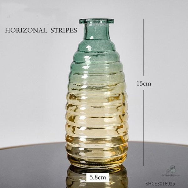 Vase soliflore en verre pour un accent floral délicat