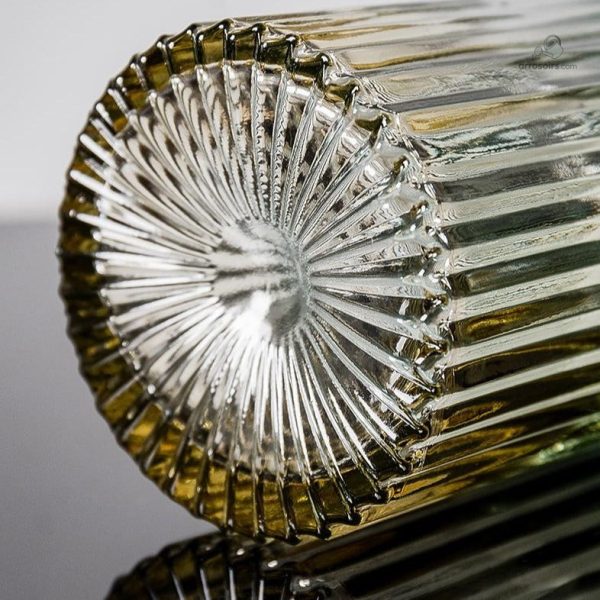 Vase soliflore en verre coloré pour une touche artistique