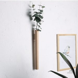 Support mural en bois pour vases soliflores design